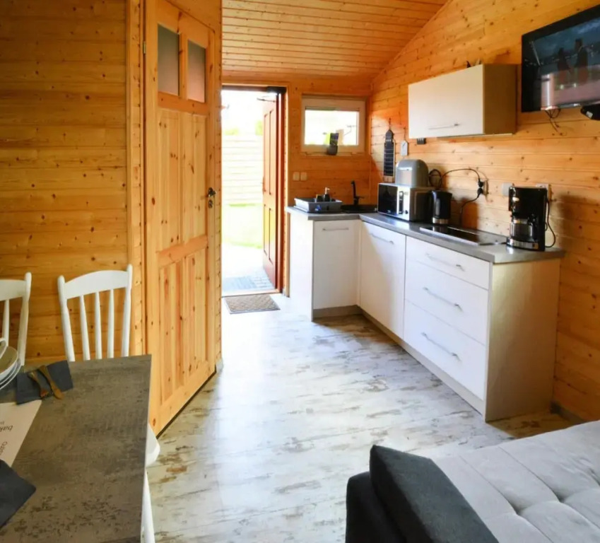 Single-story, year-round holiday home