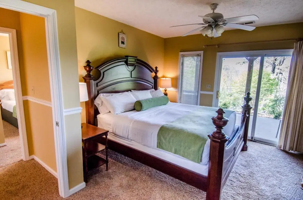 Asheville Cabins of Willow Winds