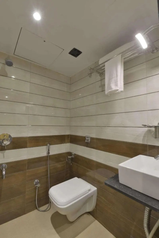 Hotel Residency Park Near Masjid Rly Station South Mumbai