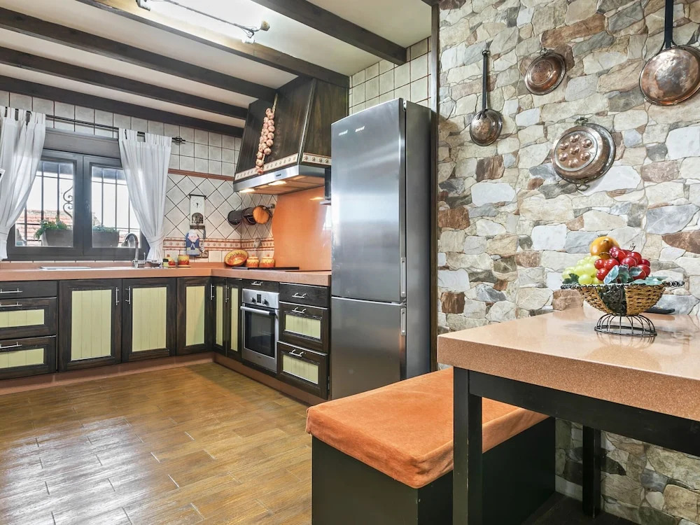 Vintage Holiday Home in Ronda with Hot Tub
