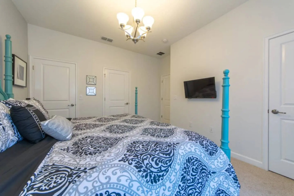 Comfortable villa at Storey Lake Resort near Disney