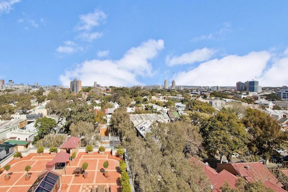 Expansive Views From Sydney 1 Bedroom Apartment