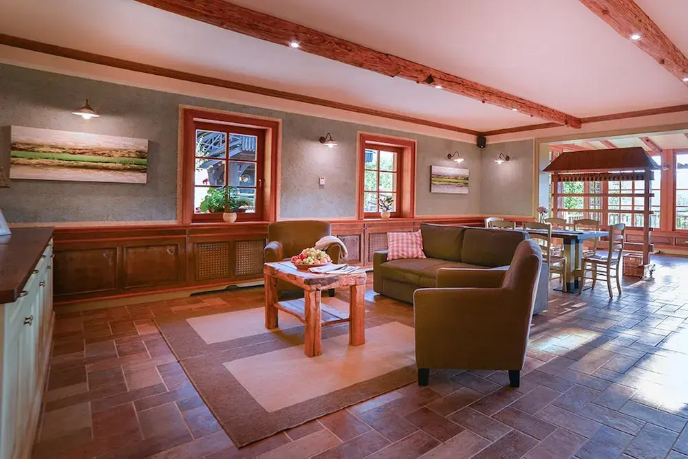 Villa Les with Hot tub & Sauna