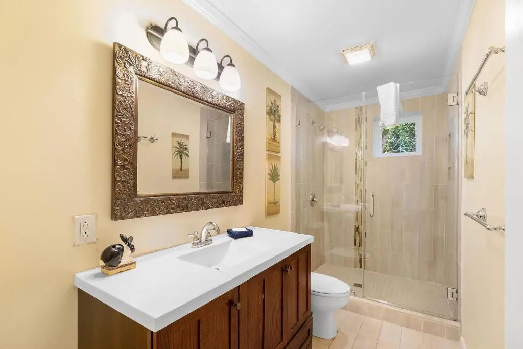 612 E Ashley - Shore Beats Work - 4 Bedrooms