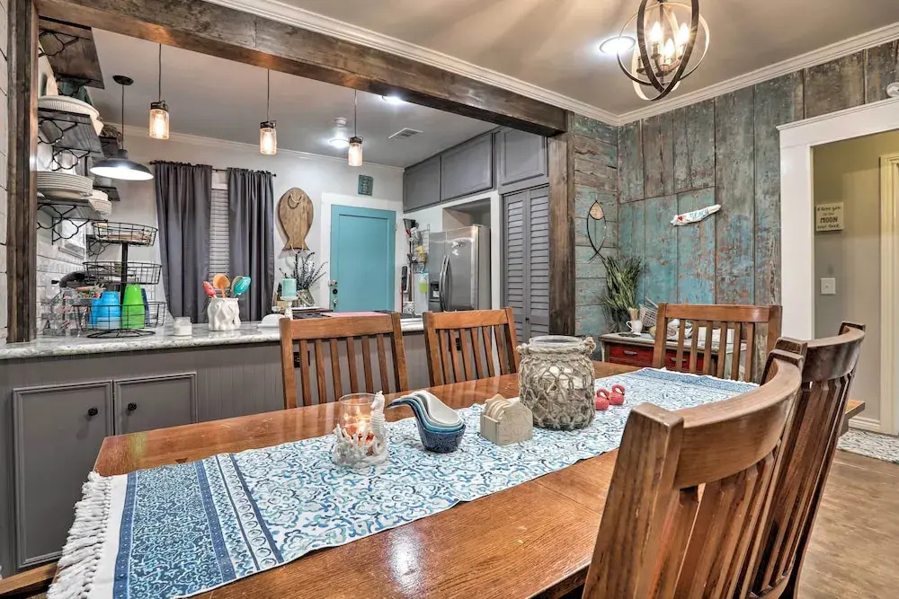 Historic Galveston Home: Walkable Neighborhood
