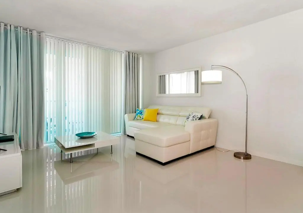 Hallandale 11D