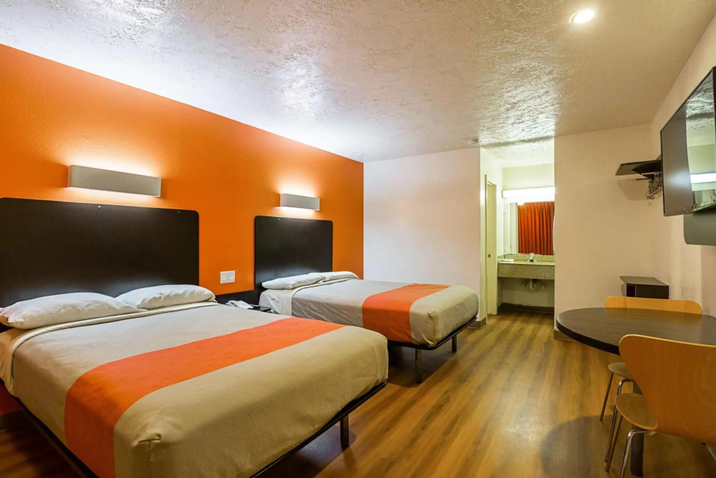 Motel 6-Madisonville, TX