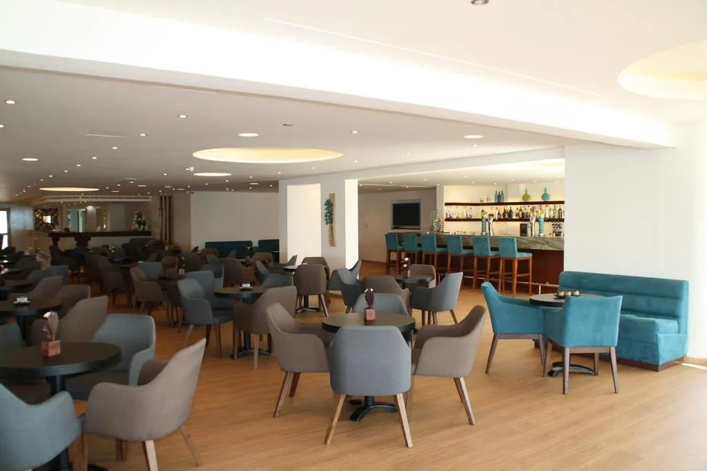 Queens Bay Hotel