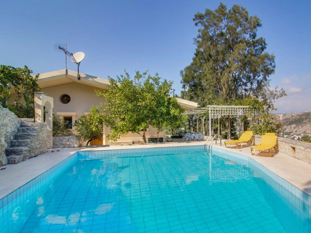 Villa in Crete with Private Pool & Views