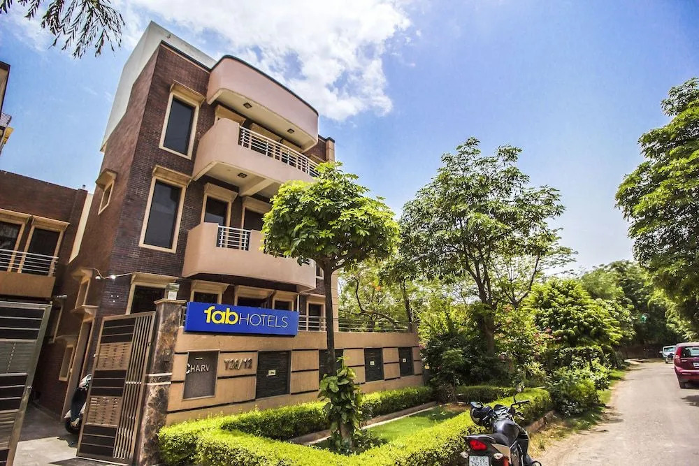 FabHotel Moon Hospitality DLF Phase 3