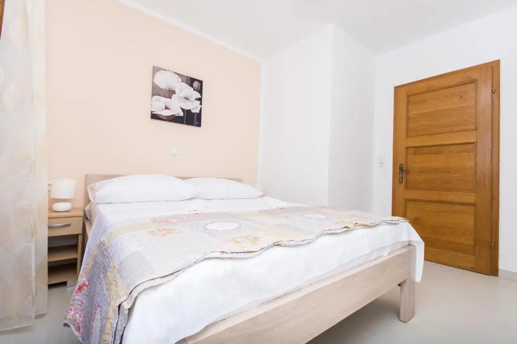 Apartments Bisera