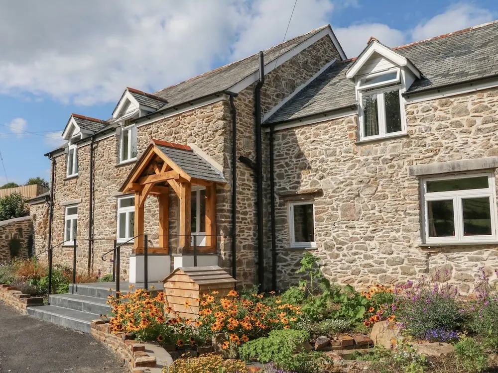Middle Dean Farmhouse