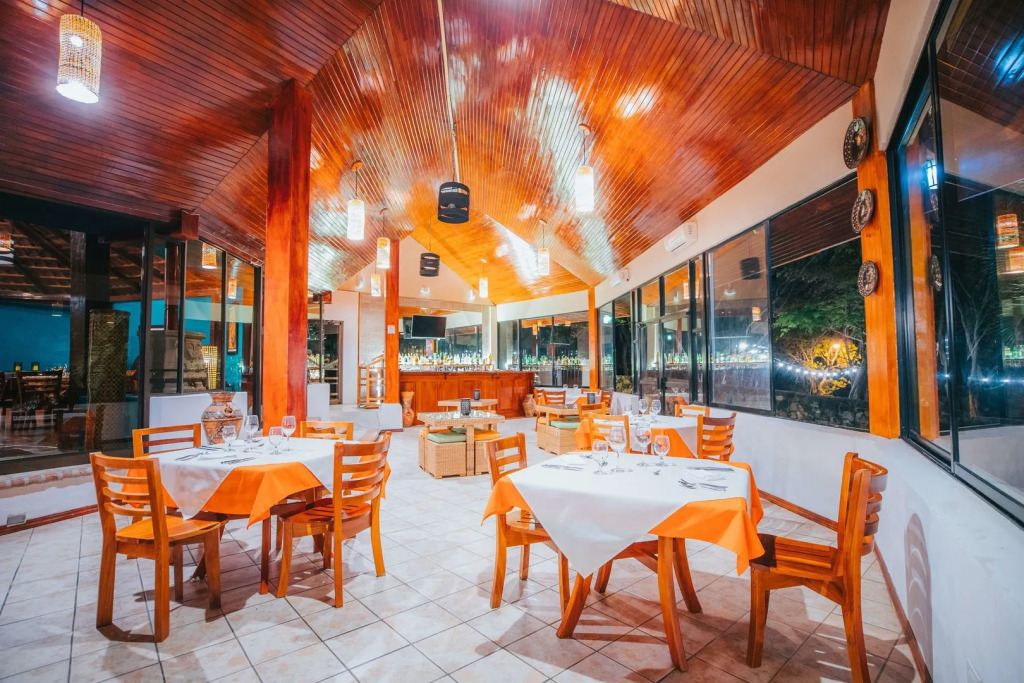 Papagayo Golden Palms Beachfront Hotel