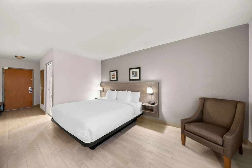 Clarion Inn and Suites Convention Center Kearney