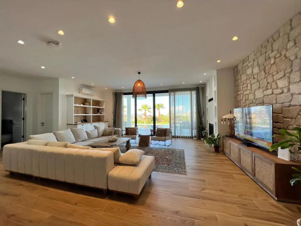 4 Bedroom Villa With Private Pool and Separate Staff Room in Yalikavak