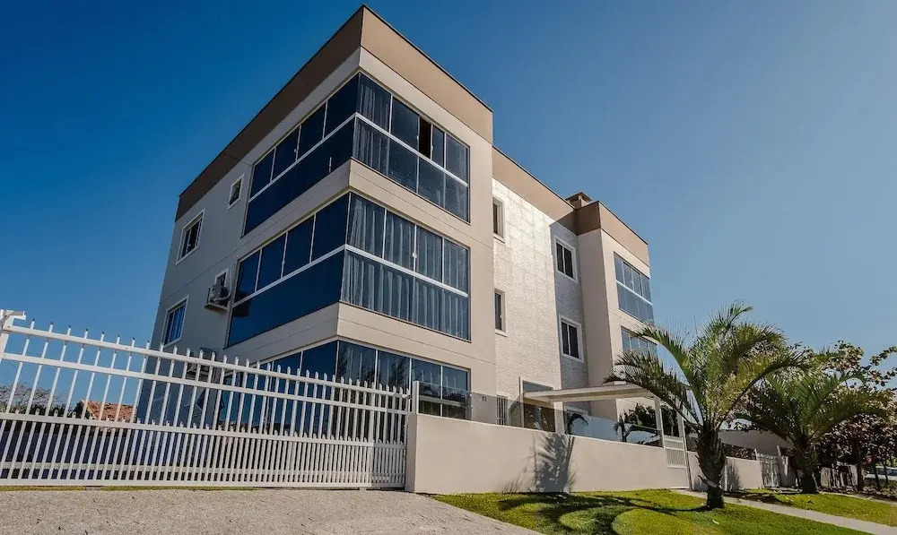 2 Bedroom Apartment 260m From the Beach Rib0201