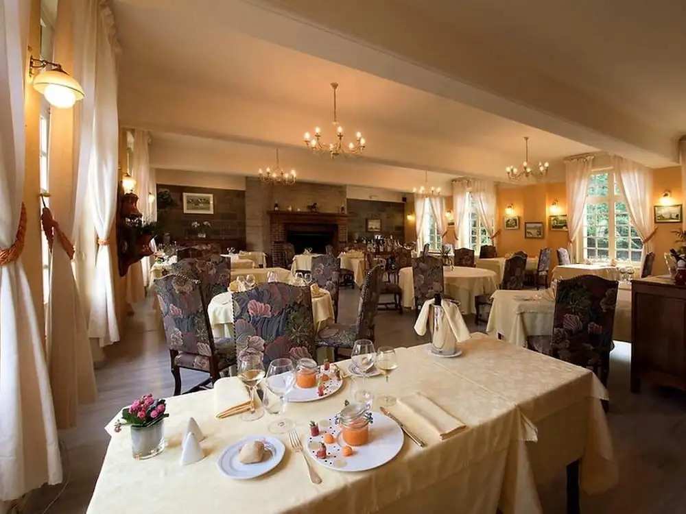 Logis hôtel & Restaurant - Auberge de la Forêt