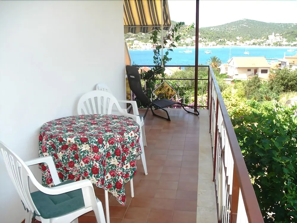 Apartment Frane