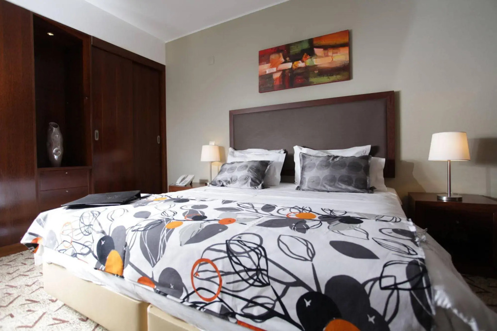 Skyna Hotel