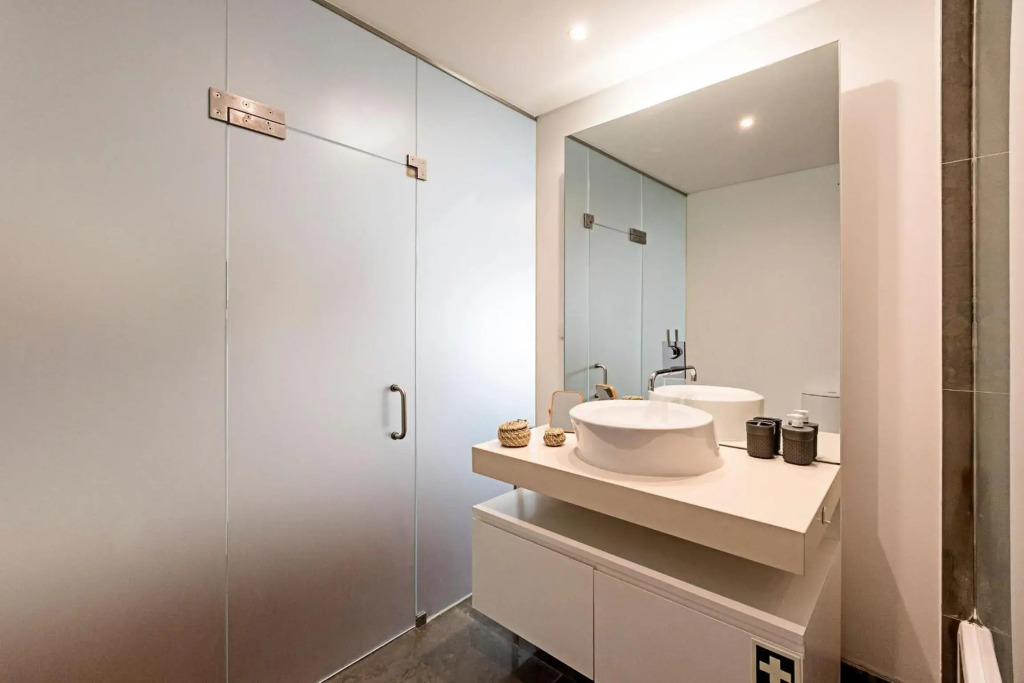 Ceuta Studio Apartments by LovelyStay