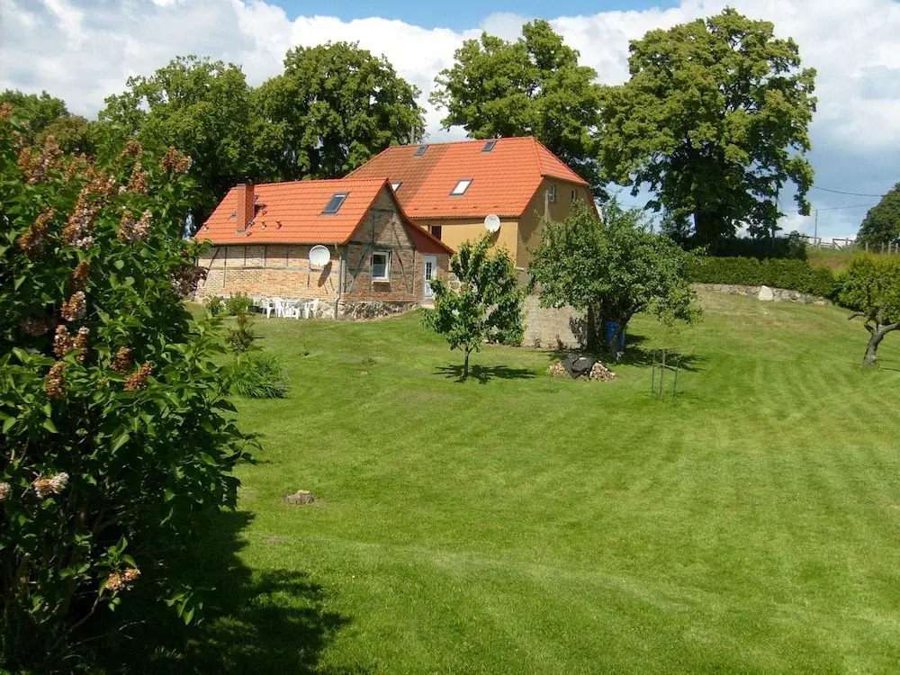 Lovely Bungalow near Sea in Elmenhorst