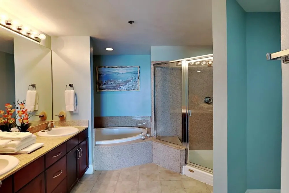 Laketown Wharf #1523