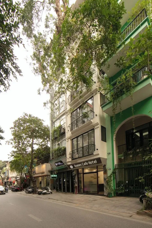 Queen Cafe Hotel