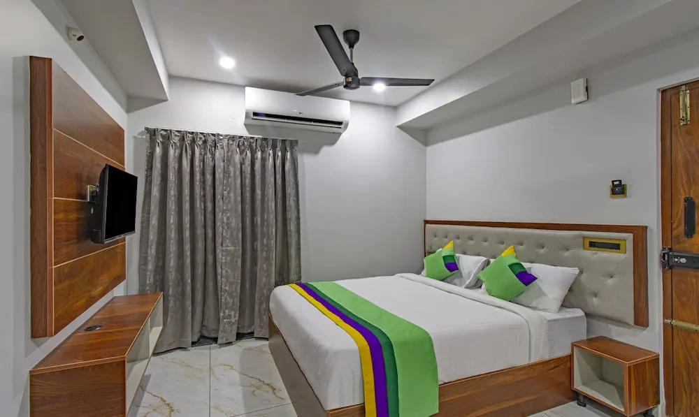 Treebo Abhi Suites, 400 M From Guntur Junction