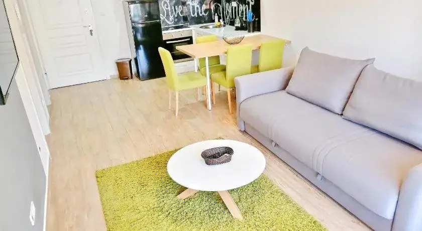 Sea Breeze Lux Apartments