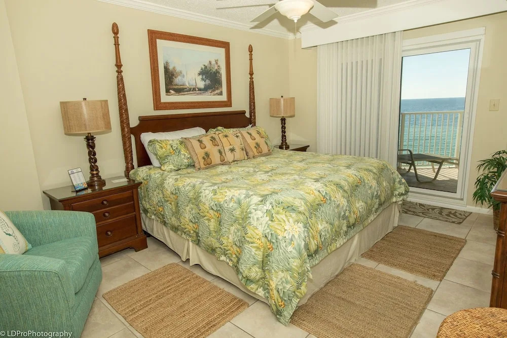 Inlet Reef 606 2 Bedroom Condo by RedAwning