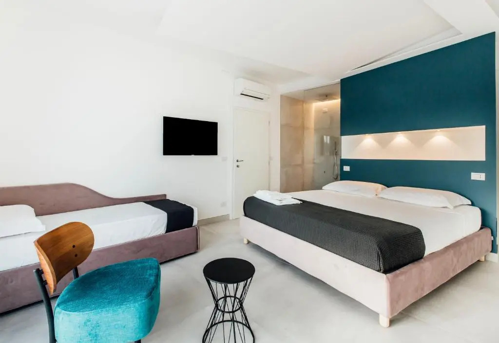 Suite 106