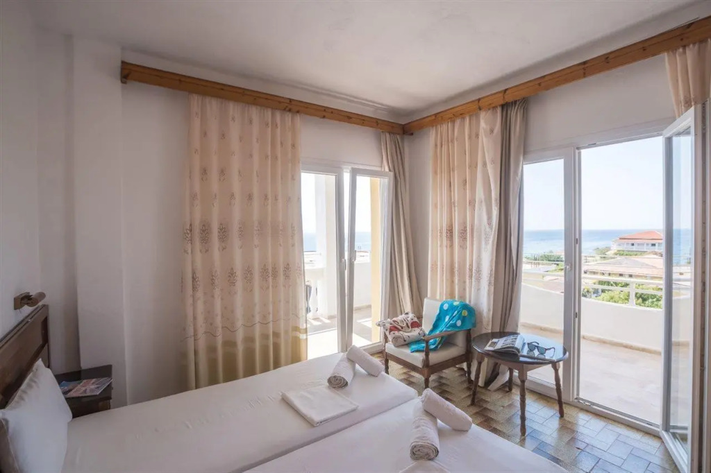 Ananias Hotel