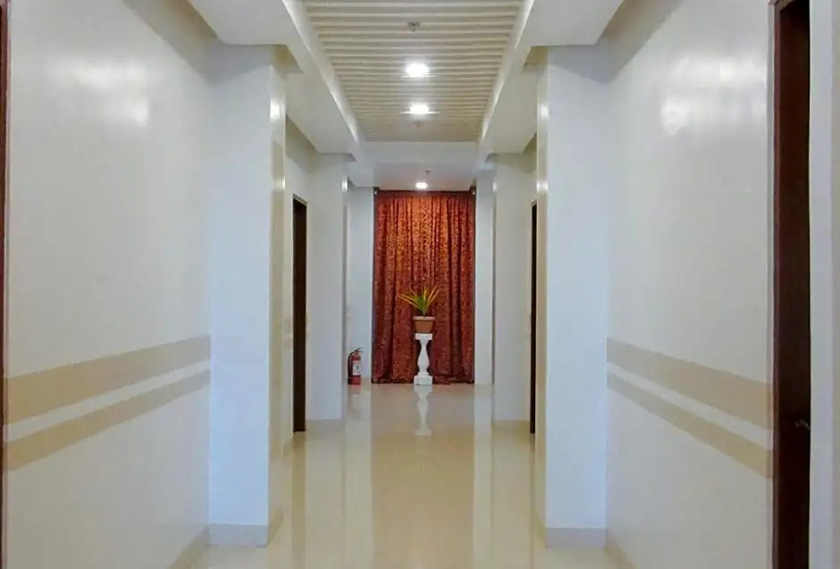 RedDoorz Plus Near McArthur Park Tacloban