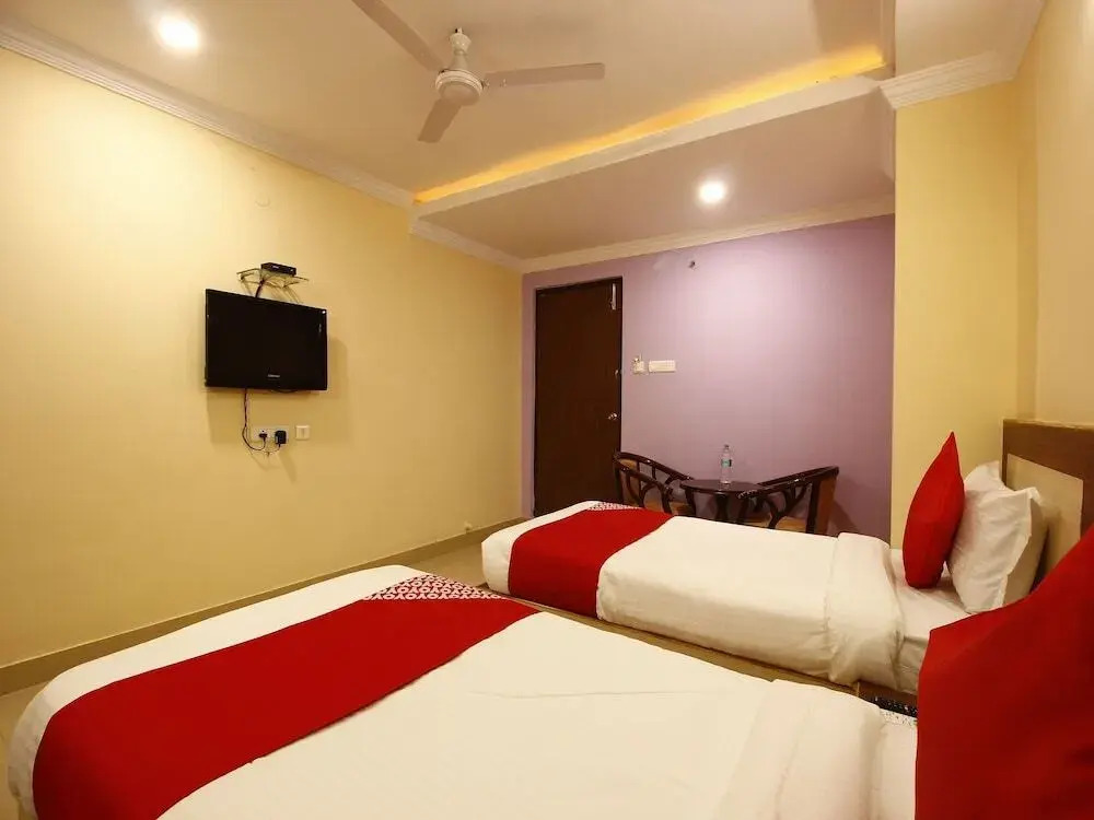 Sri Sai Regency by OYO Rooms