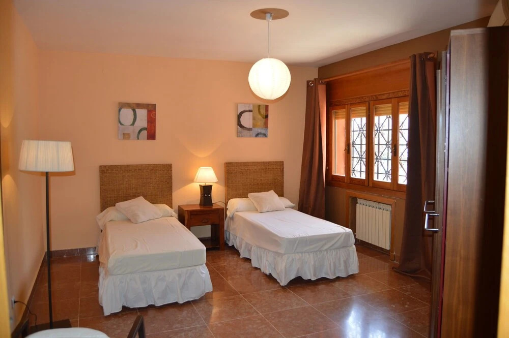 Holiday villa with 5 BR + guest apartment, swimming pool, Casino, Puerto Banus