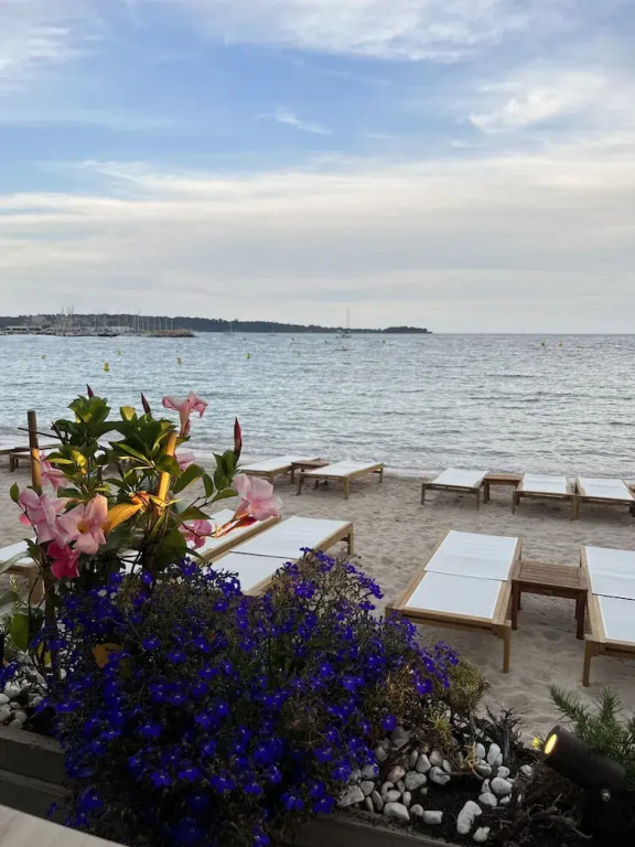 Modern Apartment 20 m from the Sea