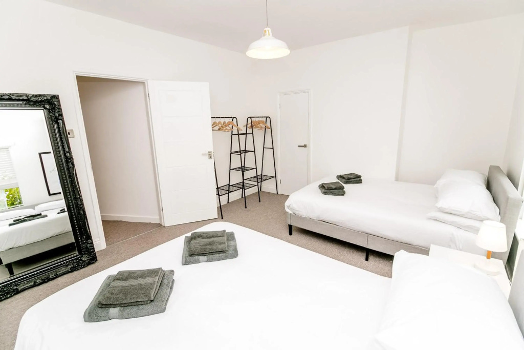 New city house, great location - with parking