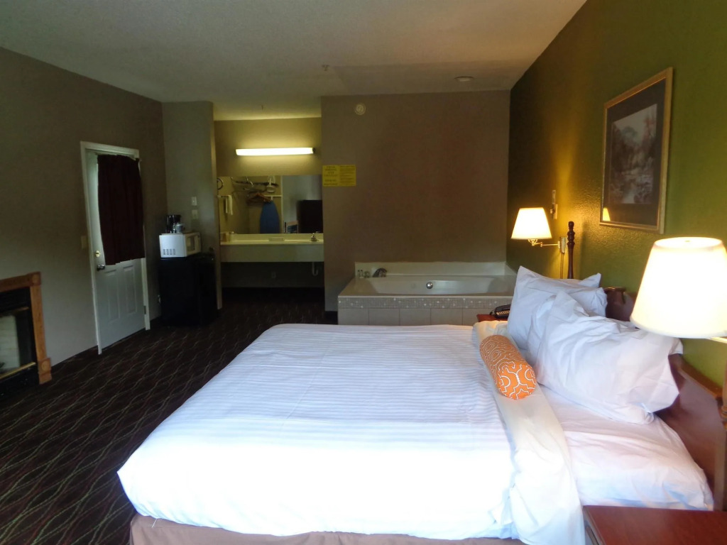SureStay Hotel by Best Western Helen Downtown