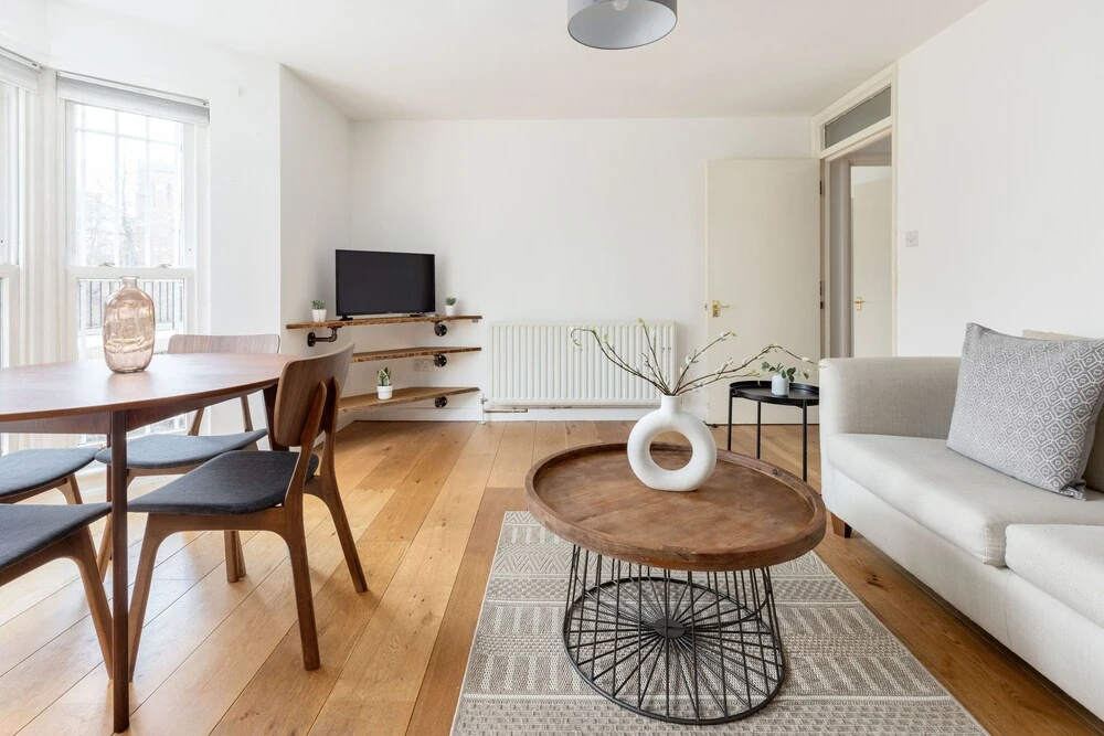 Magnificent 2 Bed Garden Flat in Oval