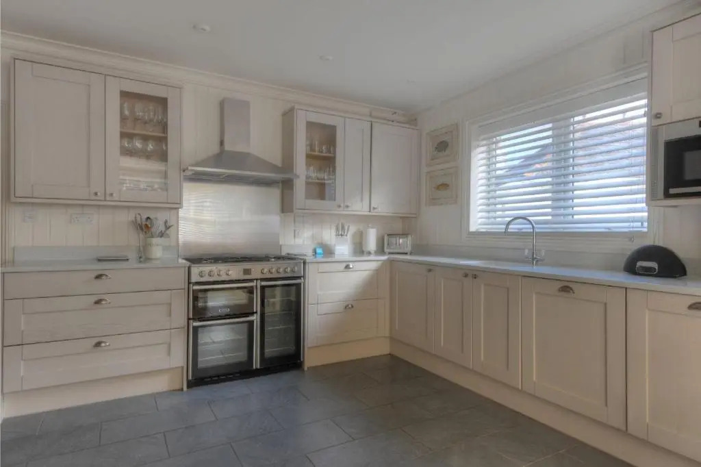 2 Hadleigh Villas