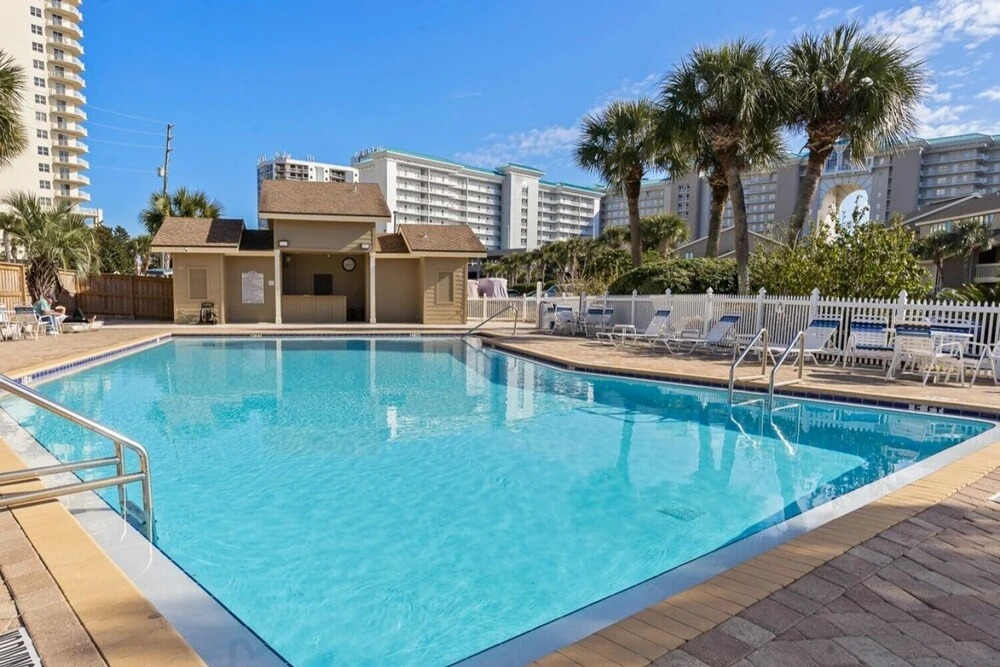 Cajun Respite 3 Bedroom Condo by RedAwning