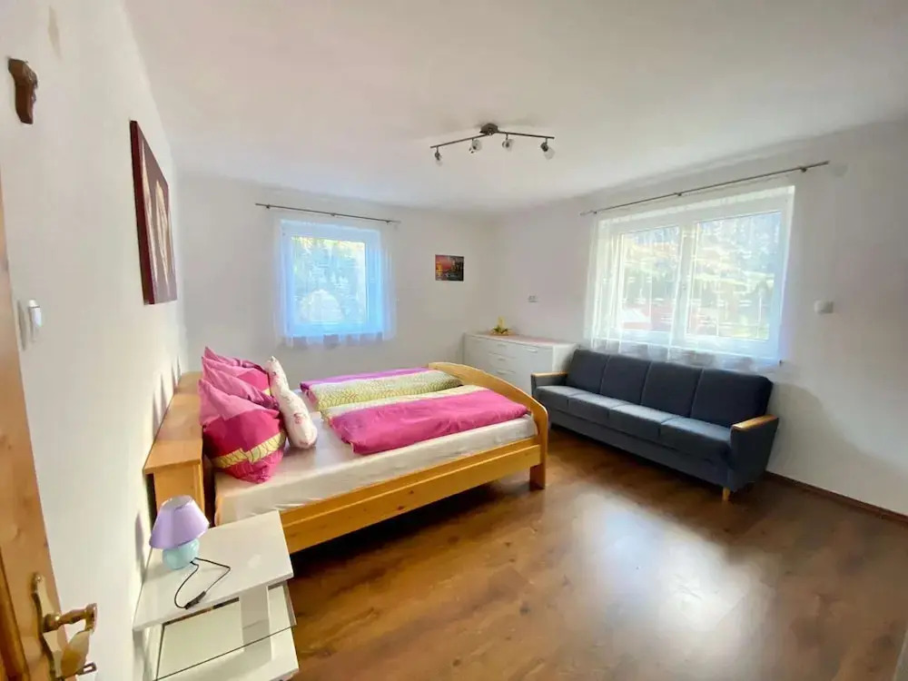 Chalet in Rennweg near Ski Slopes