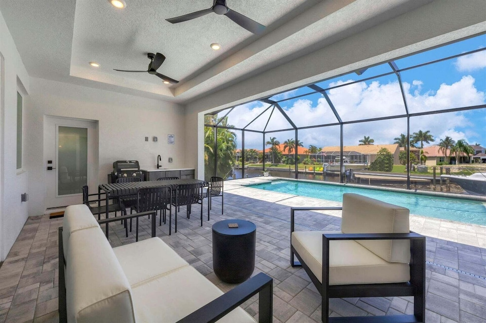 Punta Gorda Isles Waterfront Retreat Private Pool & Canal Access to Charlotte Harbor
