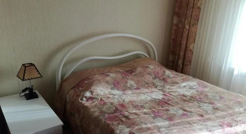 8 floor hostel