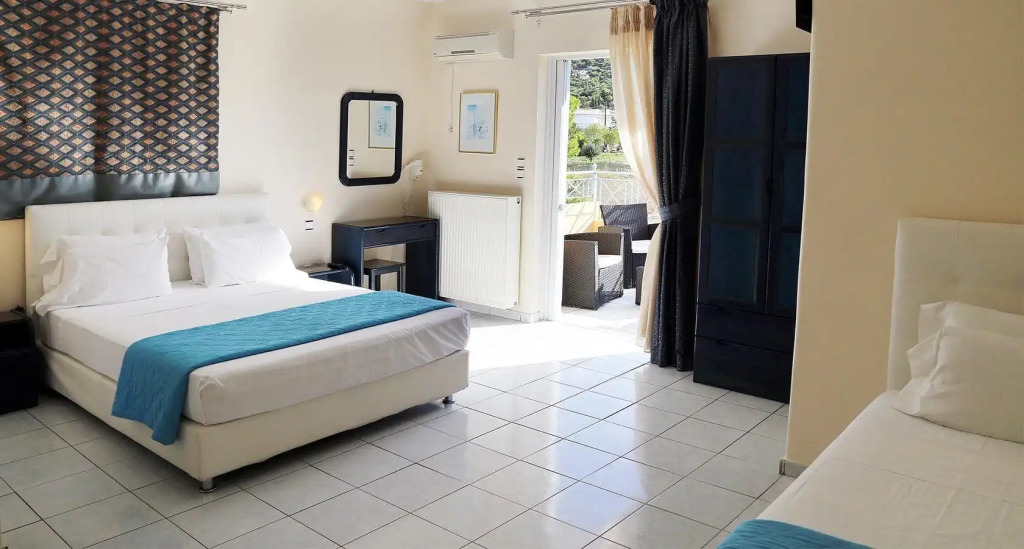 Peris Hotel