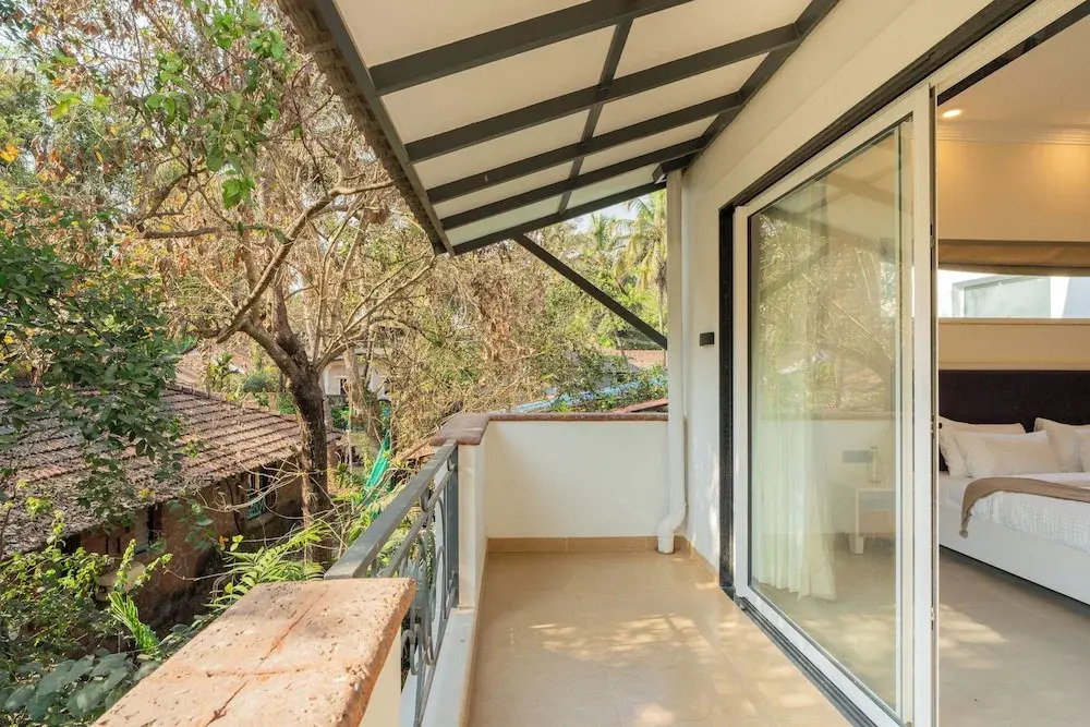 ELIVAAS Laguna Camellia - Luxe 4 BHK Villa Near Popular Beaches with Private Pool