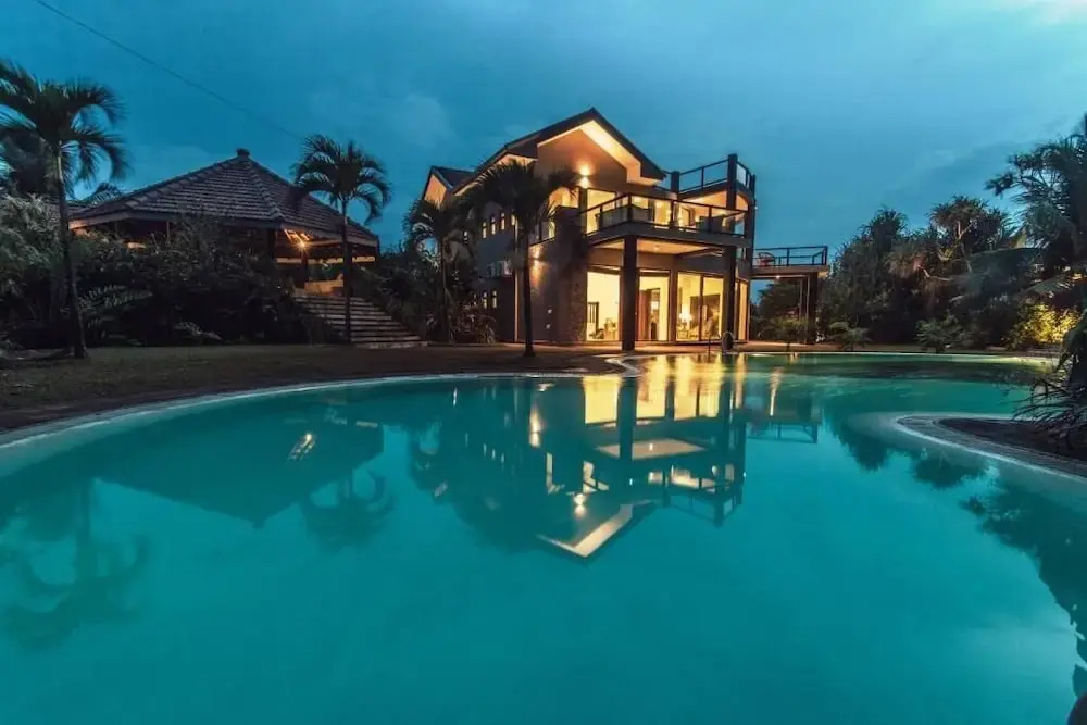 Villa Thuya - 3 Bedroom Oceanfront Villa with Pool