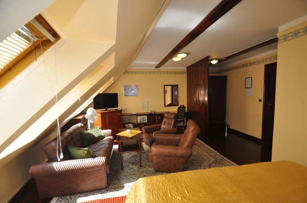 GARNI -Hotel Barbakan