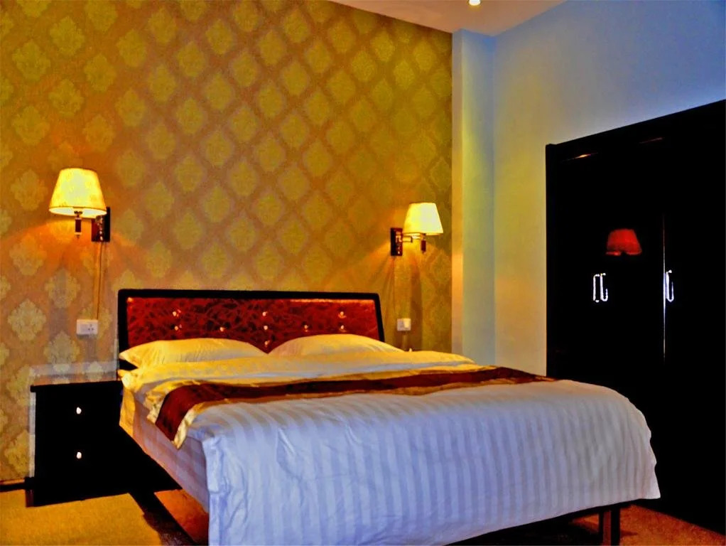 D&F Hotel