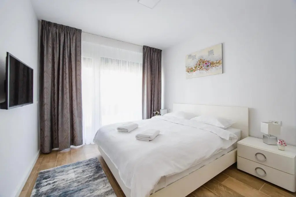 Lovely Home at West Residence